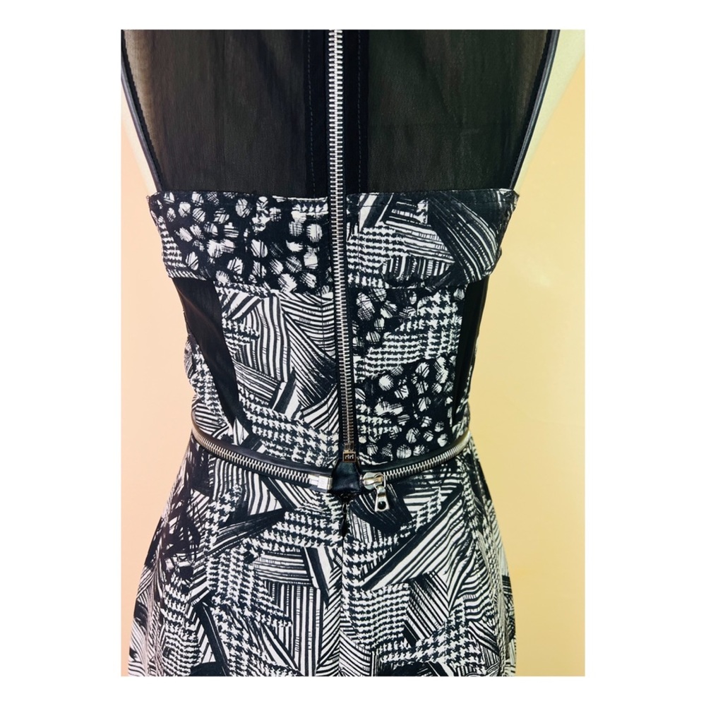 New! Limited Edition YIGAL AZROUEL Mesh Graphic Slit Detachable Top & Skirt Gown - Picture 8 of 10